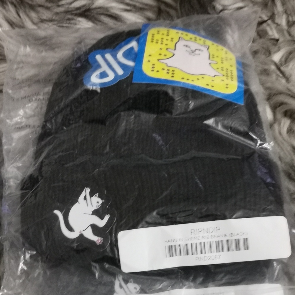 RIPNDIP HANGING IN THERE RIB BEANIE BLACK